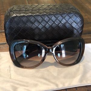 🌺🌼🌸Bottega Veneta oversized sunglasses🌸🌼🌺